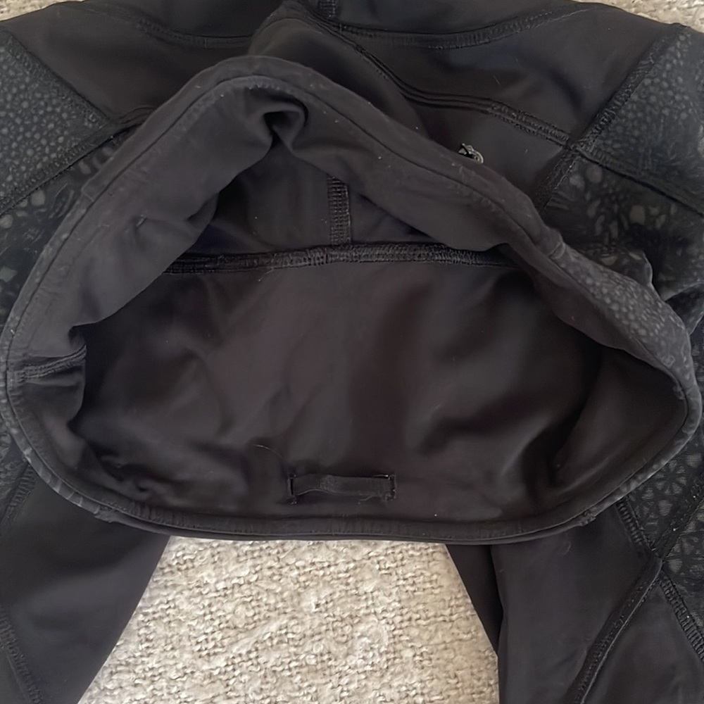 Vintage Lululemon Leggings black and Mesh Size 2 - Picture 4 of 7